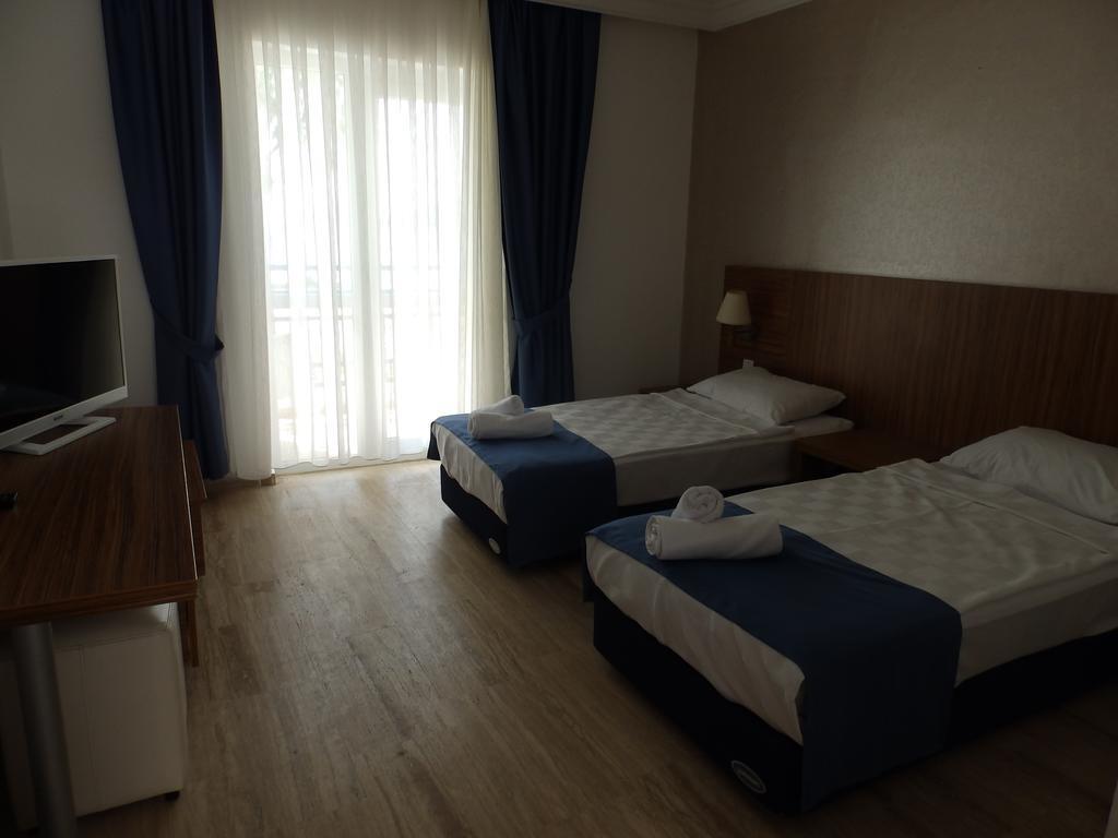 טורגוטריס Club Blue White All Inclusive חדר תמונה