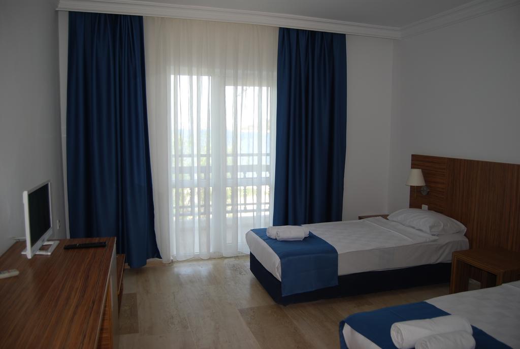 טורגוטריס Club Blue White All Inclusive חדר תמונה